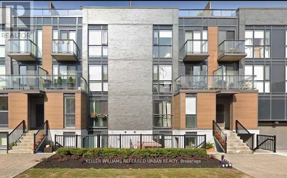 Property Photo:  370 Wallace Avenue 802  ON M6P 3P2 