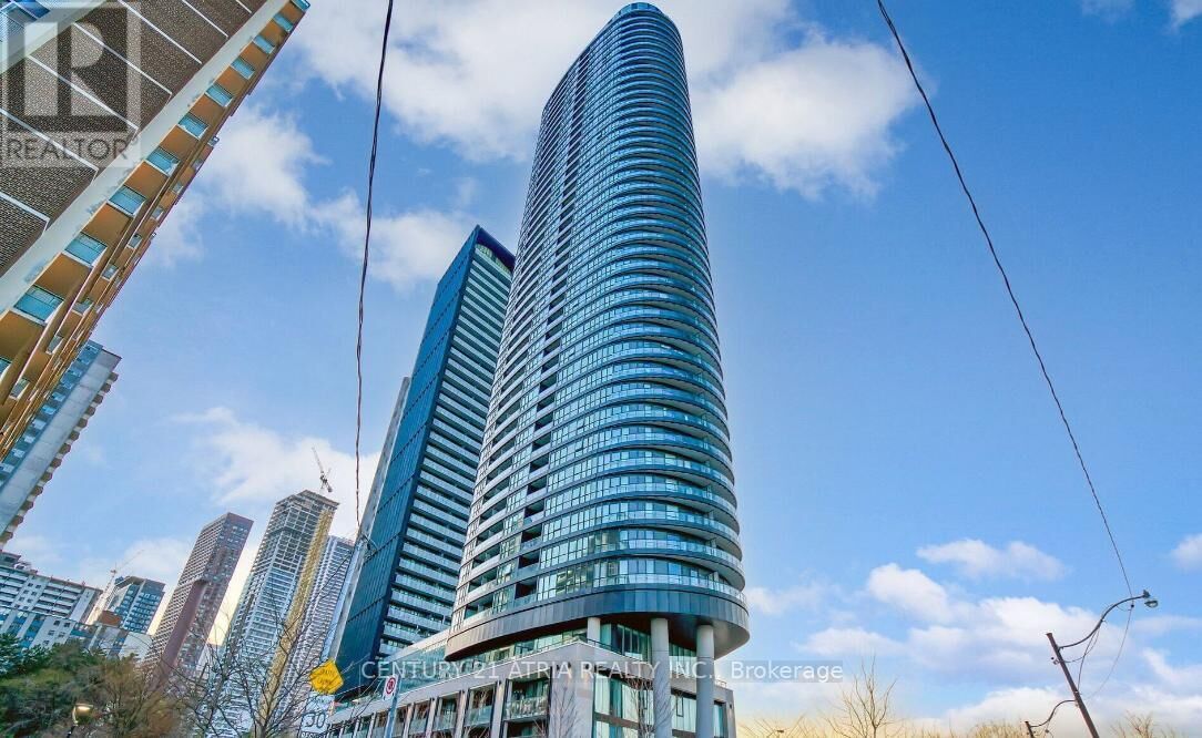 Property Photo: 585 Bloor Street East 3424 ON M4W 0B3