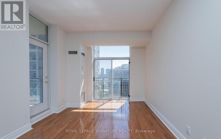 Property Photo: 1101 Leslie Street 1106 ON M3C 4G3