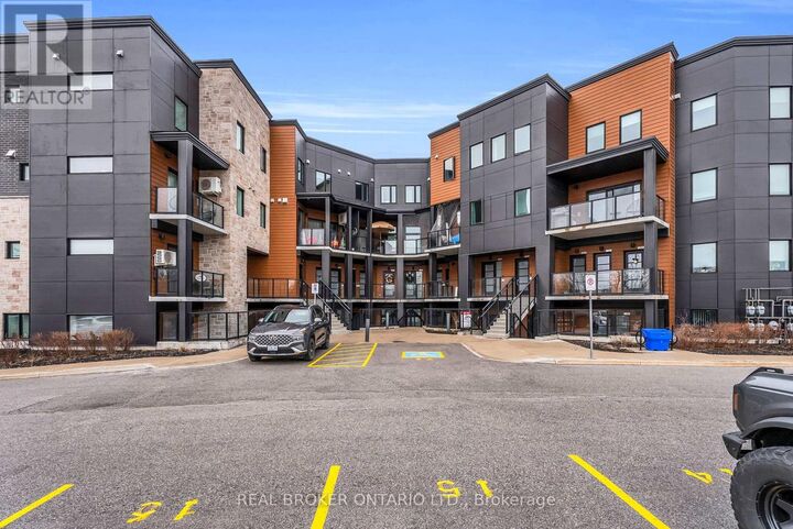 Property Photo:  17 Centre Street 311  ON L9W 7S6 