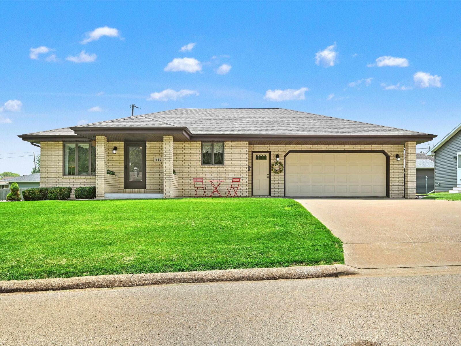 Property Photo: 460 Apple Street IL 61025