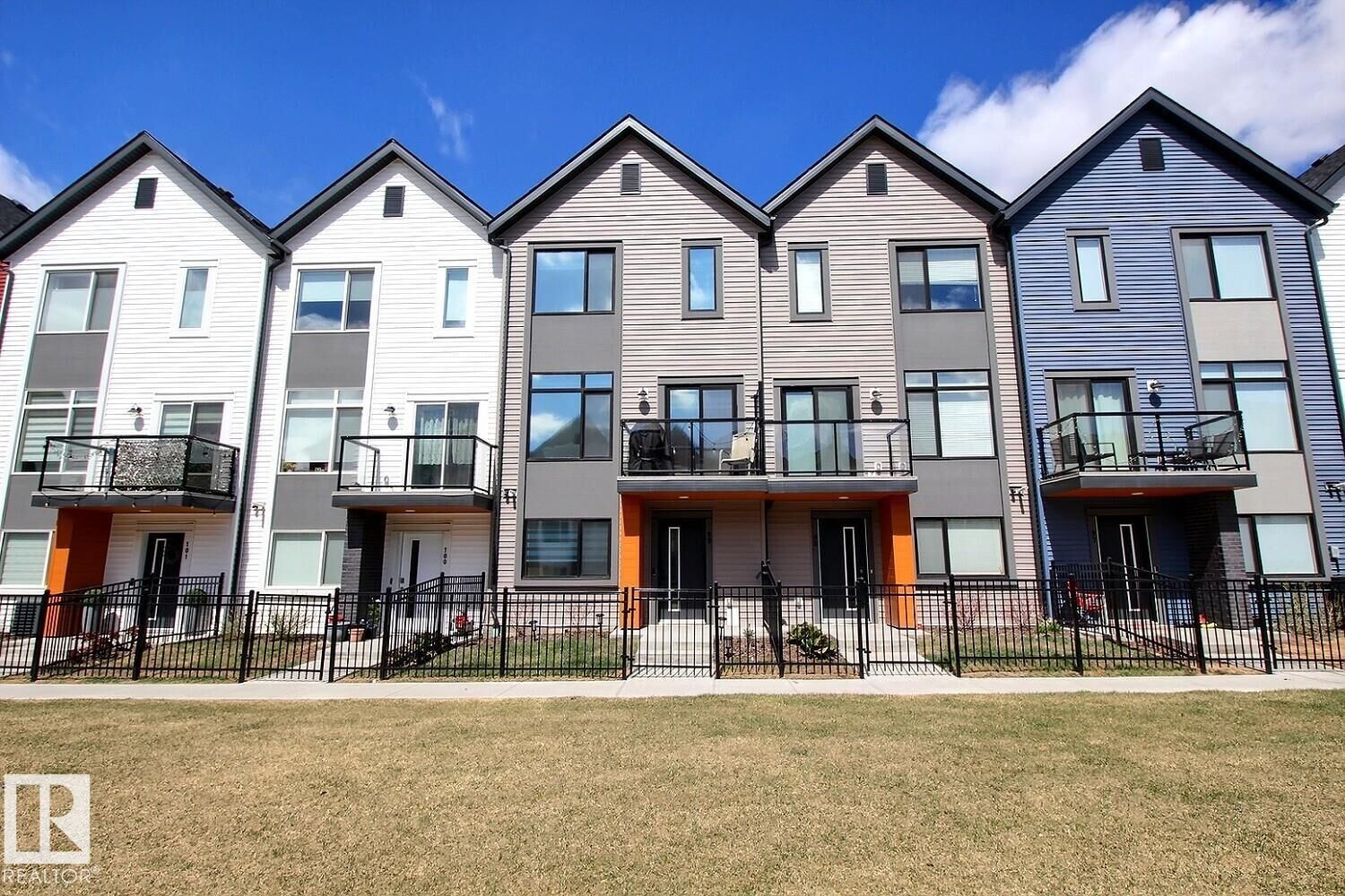 Property Photo: 1010 Rabbit Hill Road SW 99 AB T6W 4G7