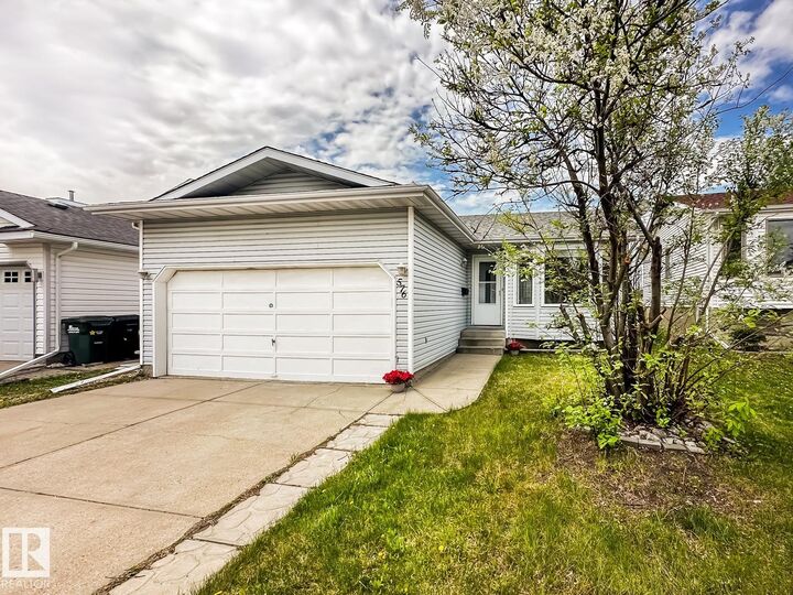 576 Rainbow Crescent — photo 1