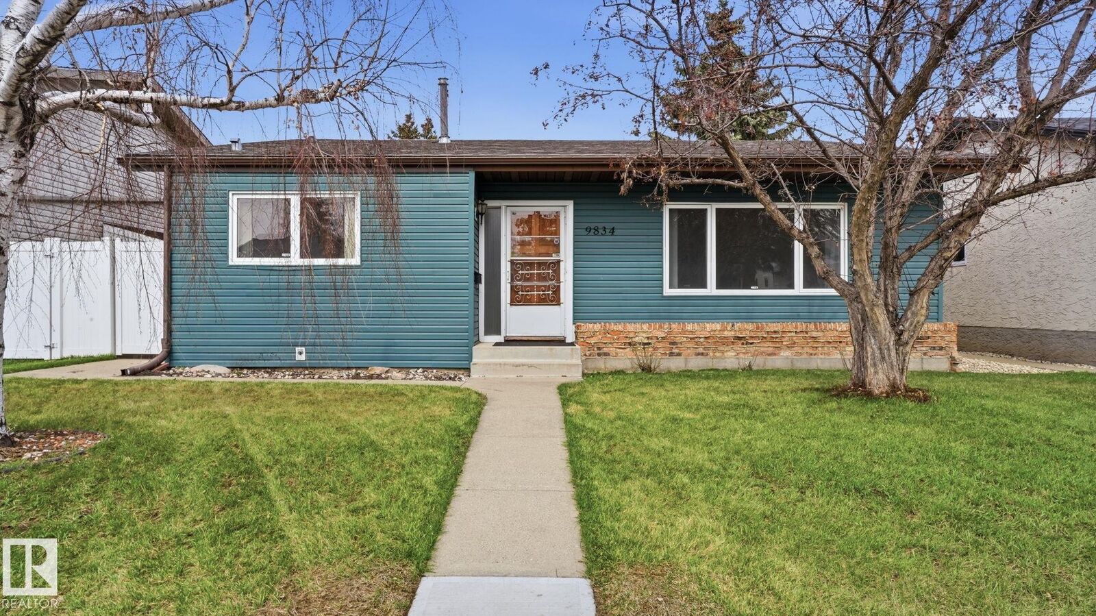 Property Photo: 9834 167A Avenue NW AB T5X 2Z2