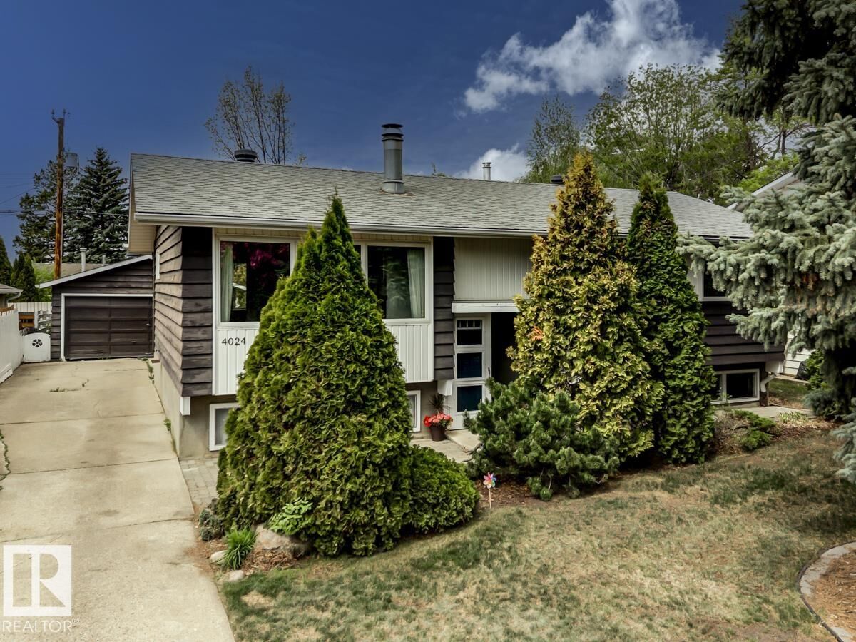 Property Photo: 4024 121 St NW AB T6J 1Y5