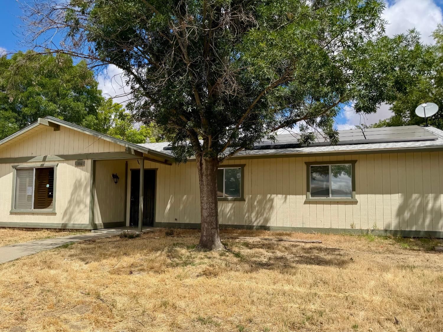 Property Photo: 860 S Coalinga Street CA 93210