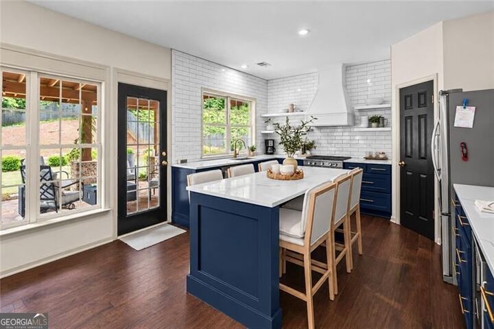 Property Photo:  735 Mountclaire Drive  GA 30041 