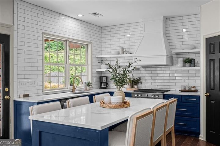 Property Photo: 735 Mountclaire Drive GA 30041