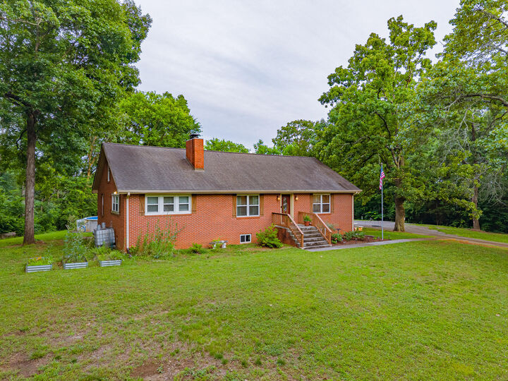Property Photo: 2508 Gunbarrel Road TN 37421