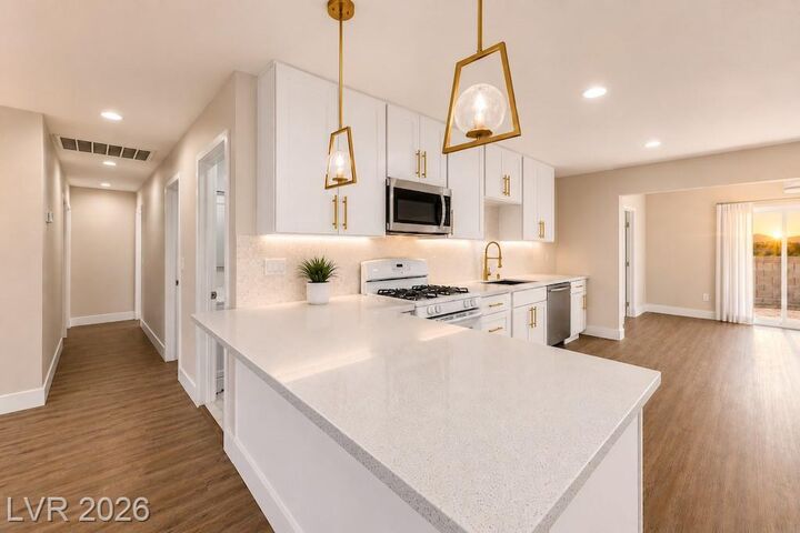 Property Photo: 3182 Palmdale Street NV 89121