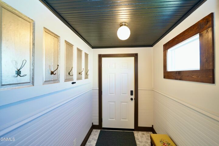 Property Photo:  707 5th Avenue SE  ND 58401 