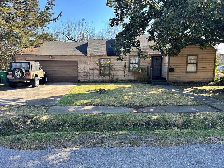Property Photo: 1502 Tabor Street TX 77009