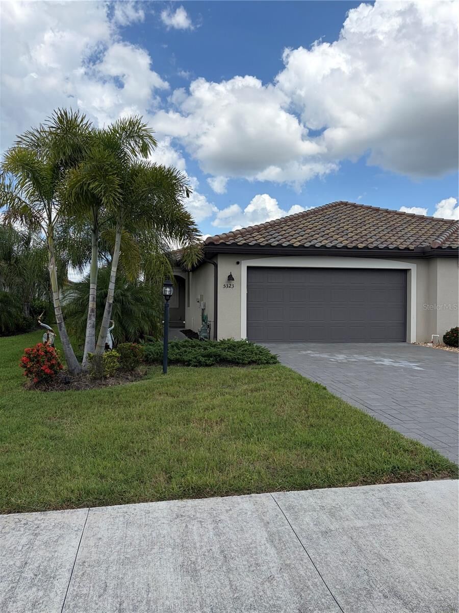 Property Photo:  5323 White Sand Cove  FL 34211 