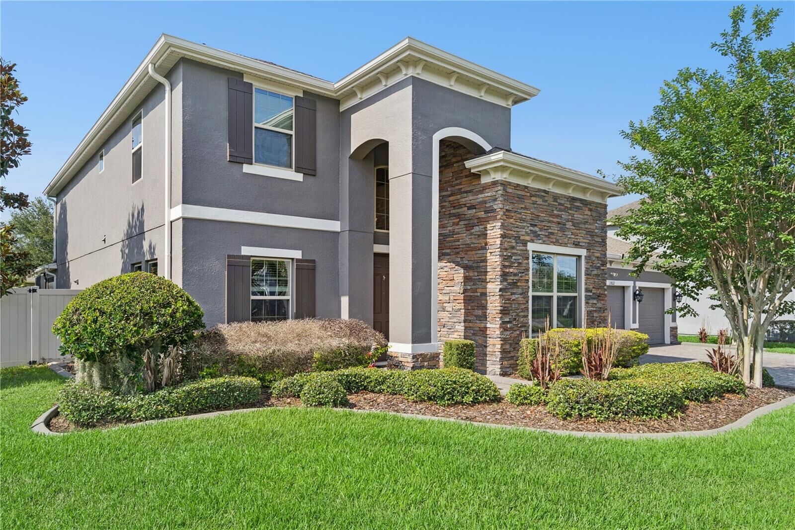 Property Photo:  13822 Jomatt Loop  FL 34787 