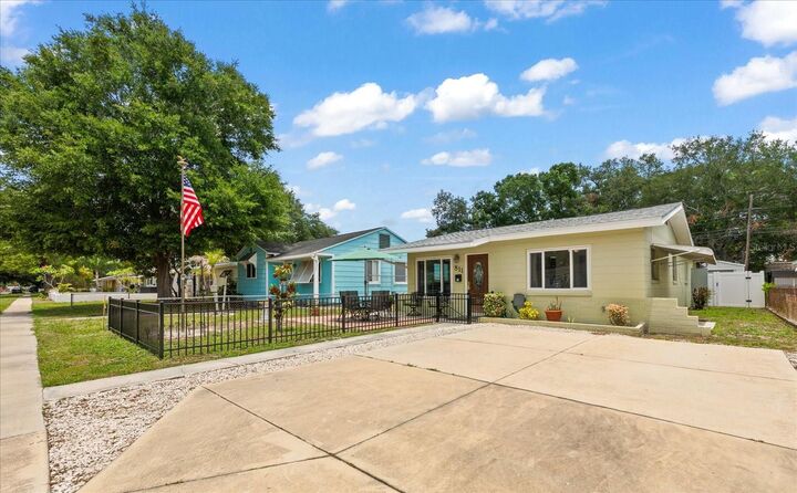 Property Photo: 811 48th Avenue N FL 33703