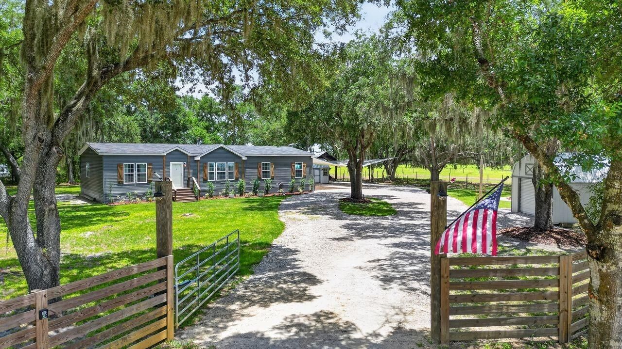 Property Photo:  7622 SE Stewart Terrace  FL 34266 