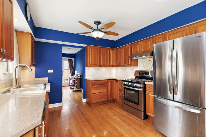 Property Photo:  629 N Wren Avenue  IL 60067 