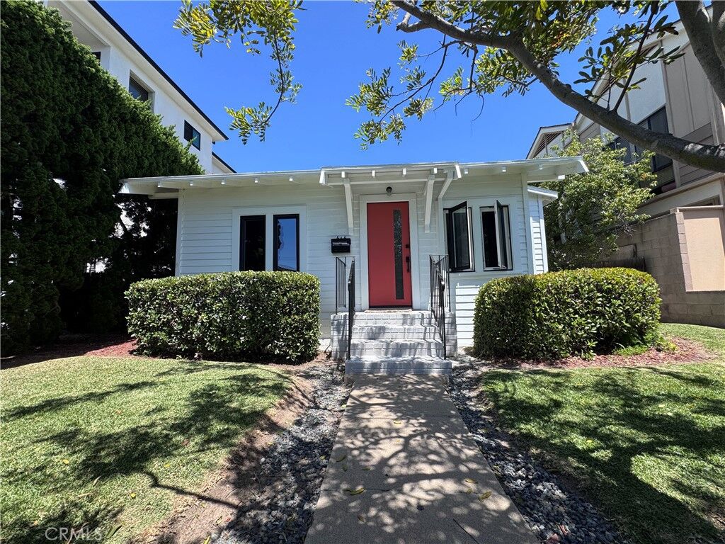 Property Photo:  414 Cypress Drive  CA 92651 