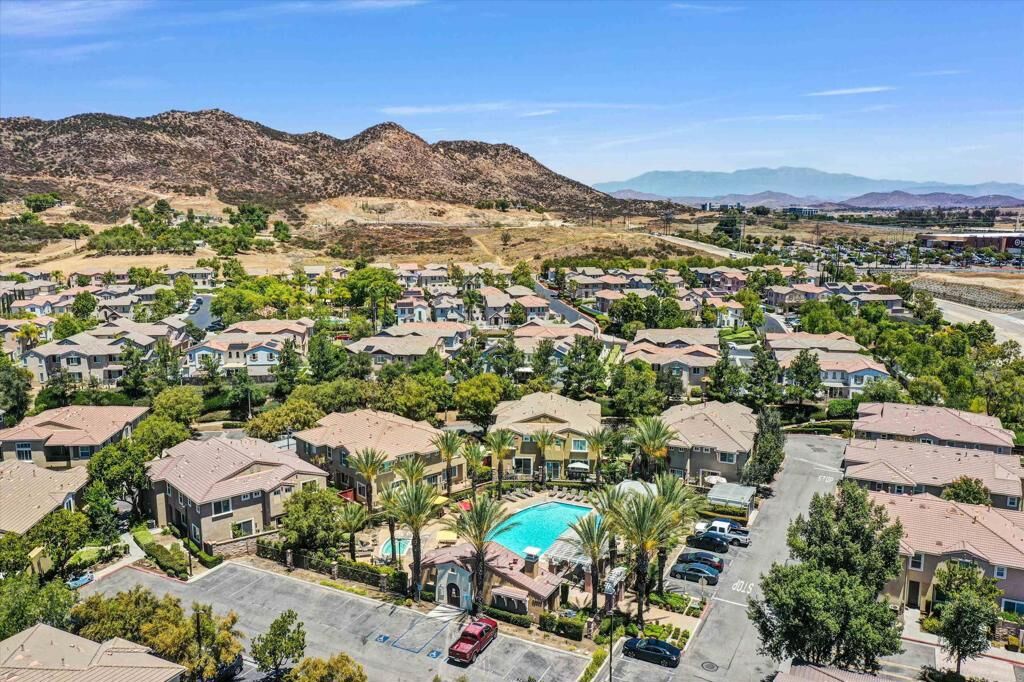 Property Photo:  27571 Darrington Avenue 2  CA 92562 
