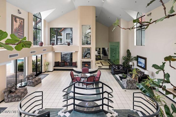 Property Photo:  854 Calle Los Gatos  CA 93010 