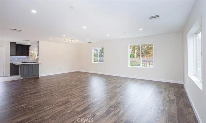 Property Photo:  242 W Linden Ave. 201  CA 91502 