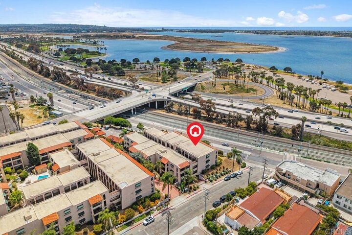 Property Photo:  2727 Morena Boulevard 202  CA 92117 