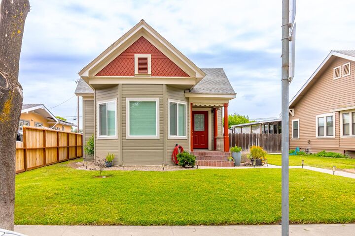 Property Photo:  1042 R Street  CA 95360 