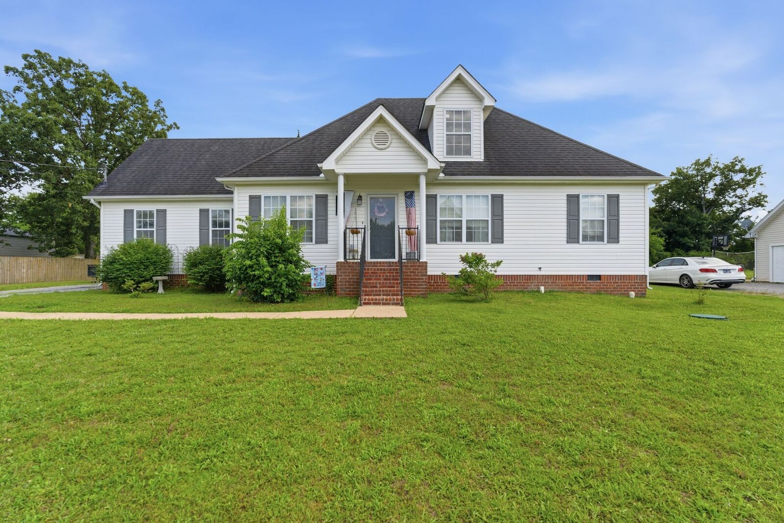 Property Photo:  124 Mallow Dr  TN 37037 