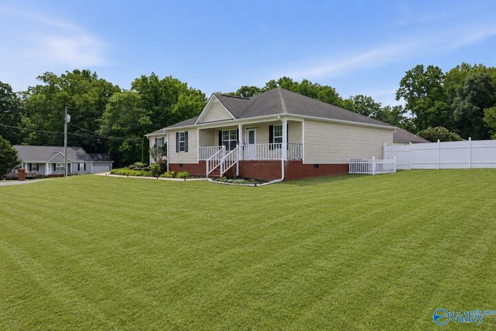 Property Photo: 40 Temple Crossing AL 35016