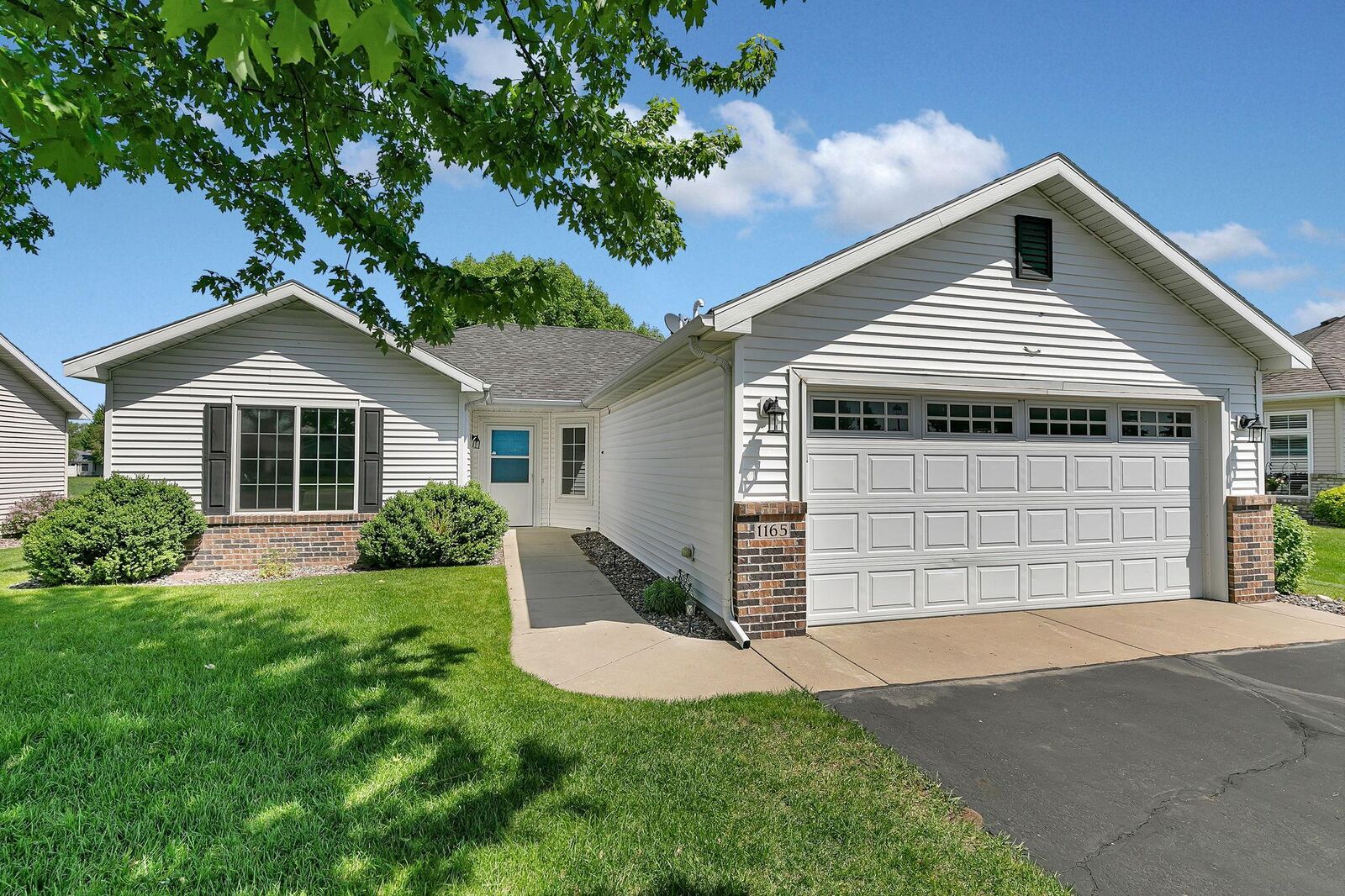 Property Photo:  1165 Willow Run Court  MN 56387 