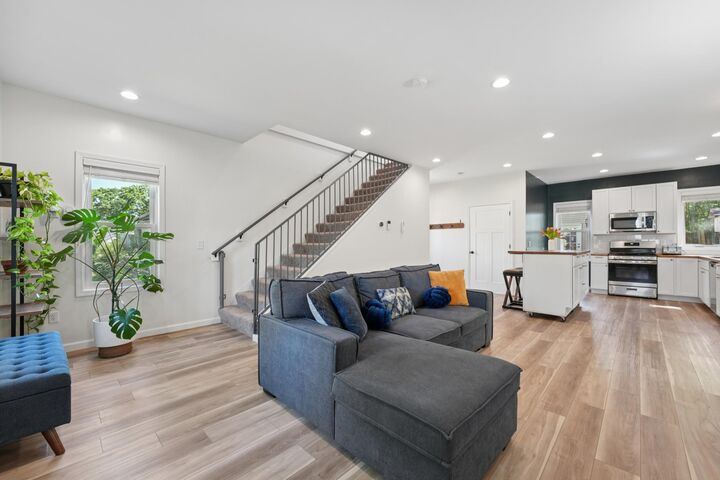 Property Photo:  113 Van Buren Avenue S  MN 55343 