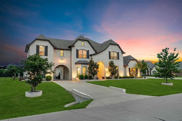 Property Photo: 2604 Coyote Crossing TX 75087