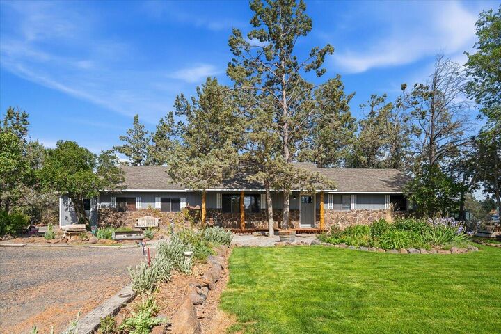 Property Photo: 8516 NE 33rd Street OR 97760