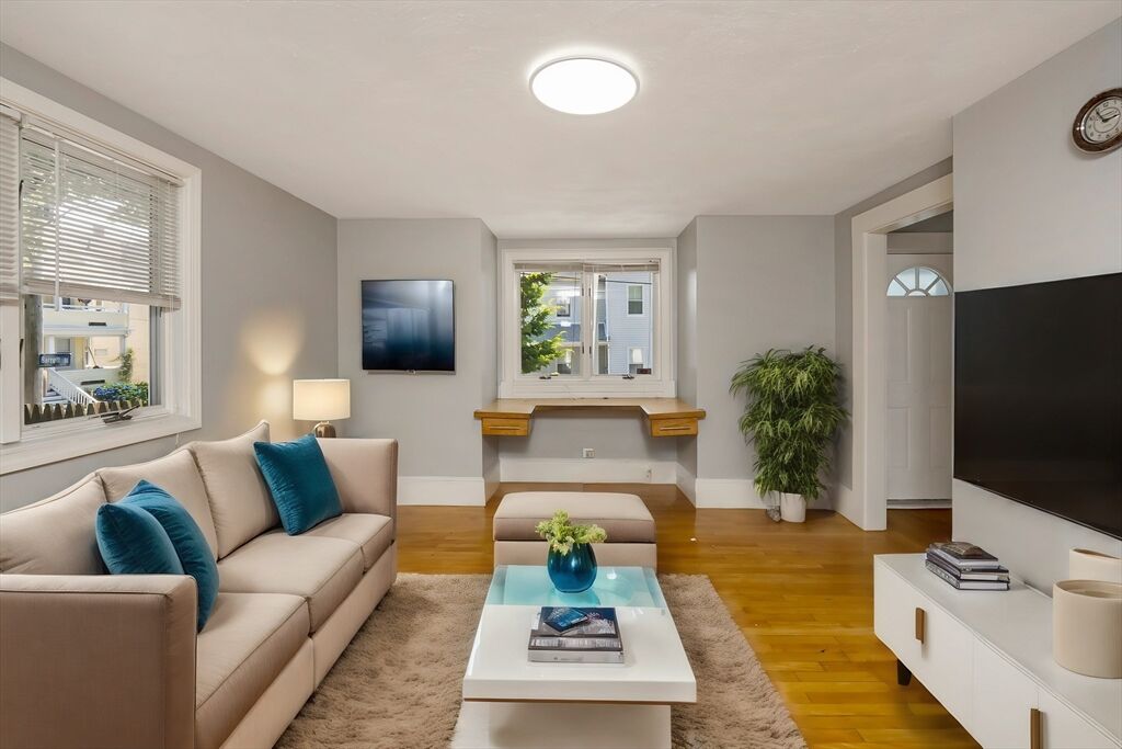 Property Photo:  52 Barrett St 1  MA 02148 