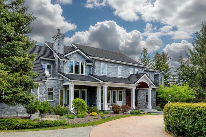 Property Photo: 6 Aspen Ridge Lane SW AB T3H 5H9