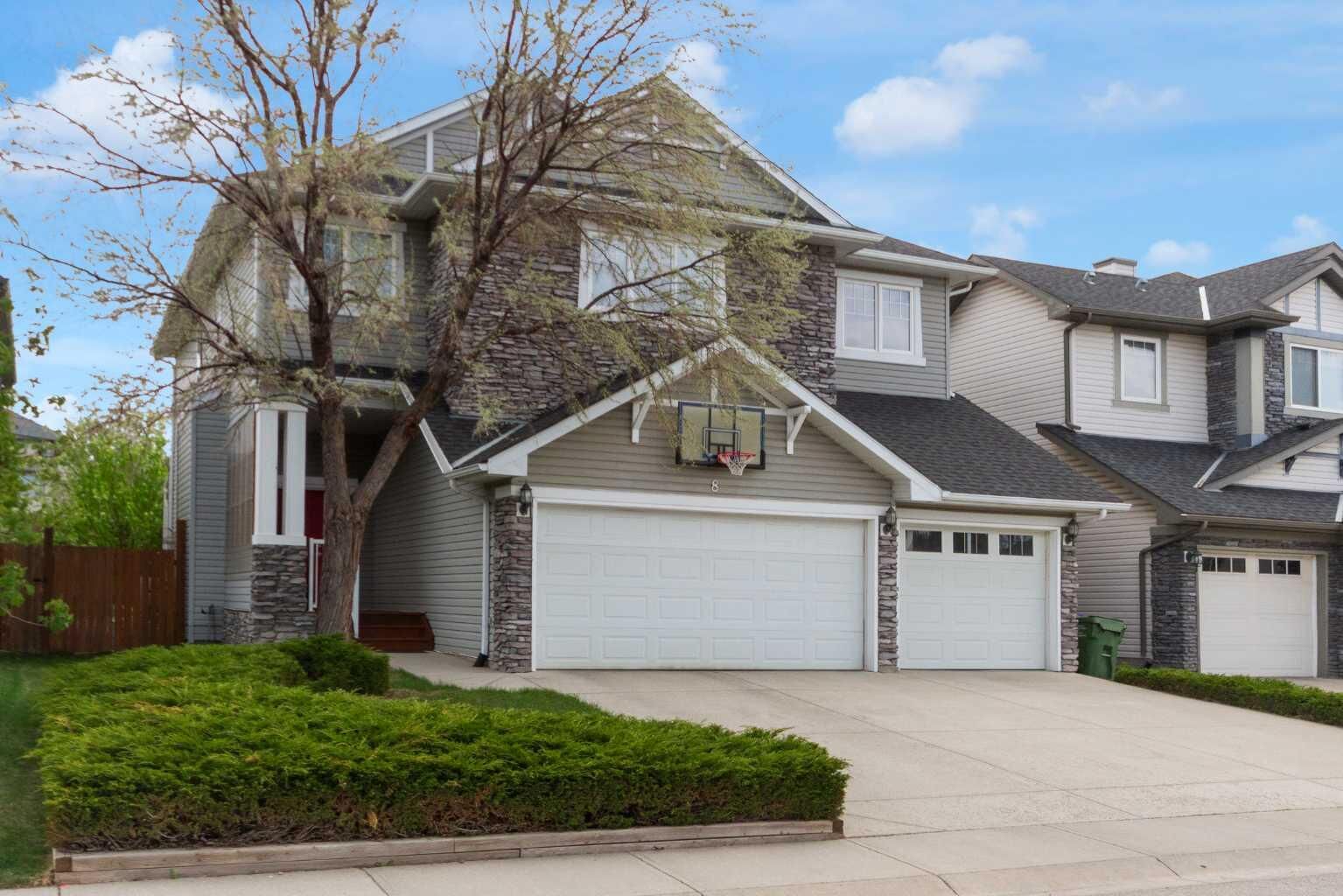 Property Photo:  8 Elmont Court SW  AB T3H 5Z8 