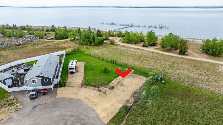 Property Photo: 41310 Range Road 282 141 AB T4L 2N3