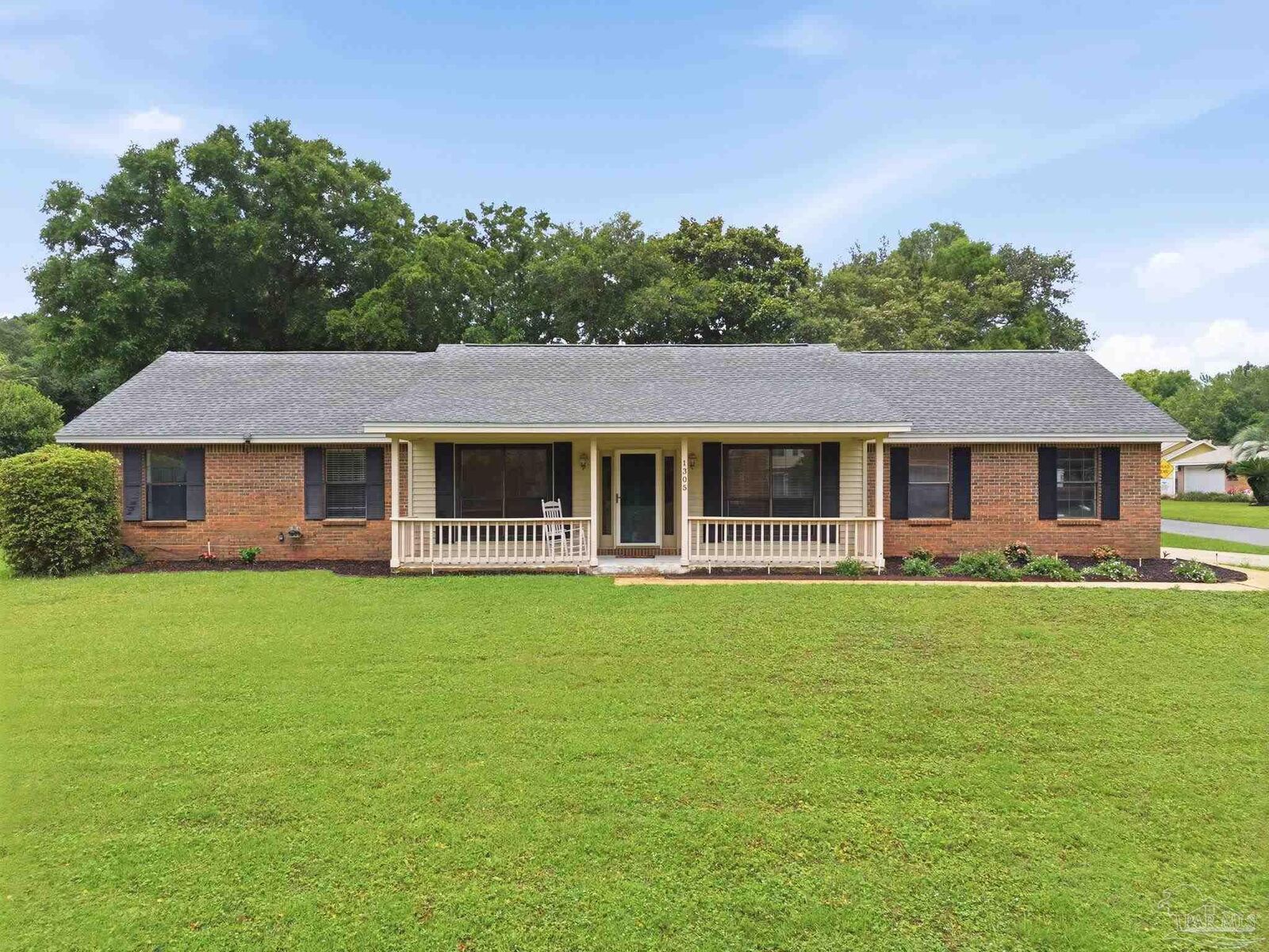 Property Photo:  1305 Calcutta Dr  FL 32563 