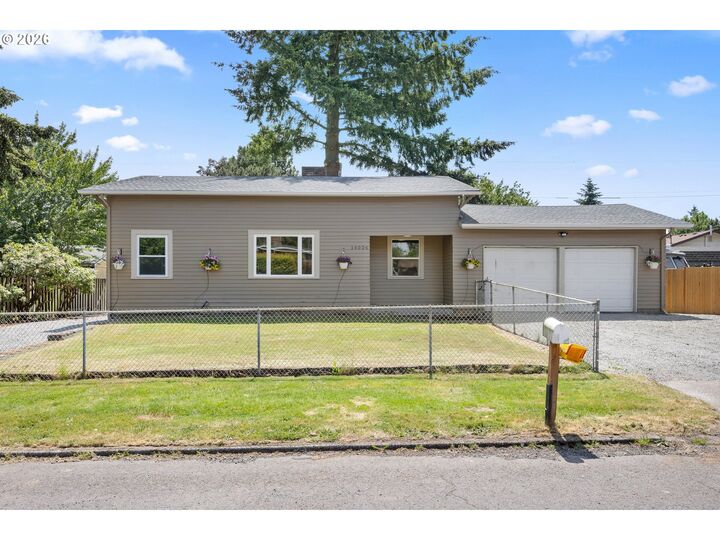 Property Photo: 14026 SE Taylor St OR 97233