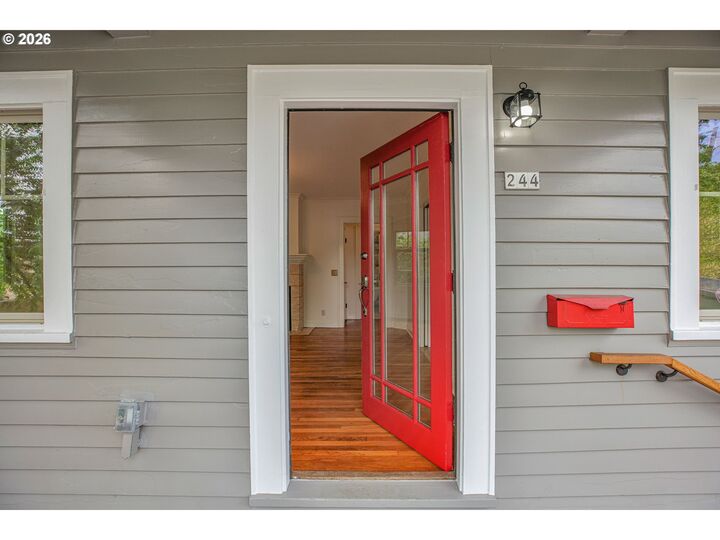 Property Photo: 244 NE Buffalo St OR 97211