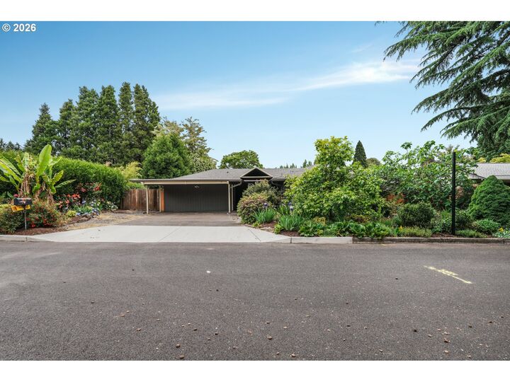 Property Photo: 9588 SW Frewing Ct OR 97223