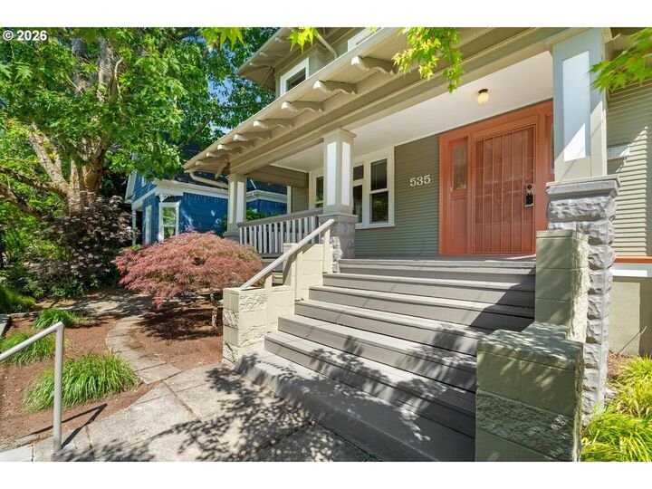 Property Photo: 535 NE Knott St OR 97212
