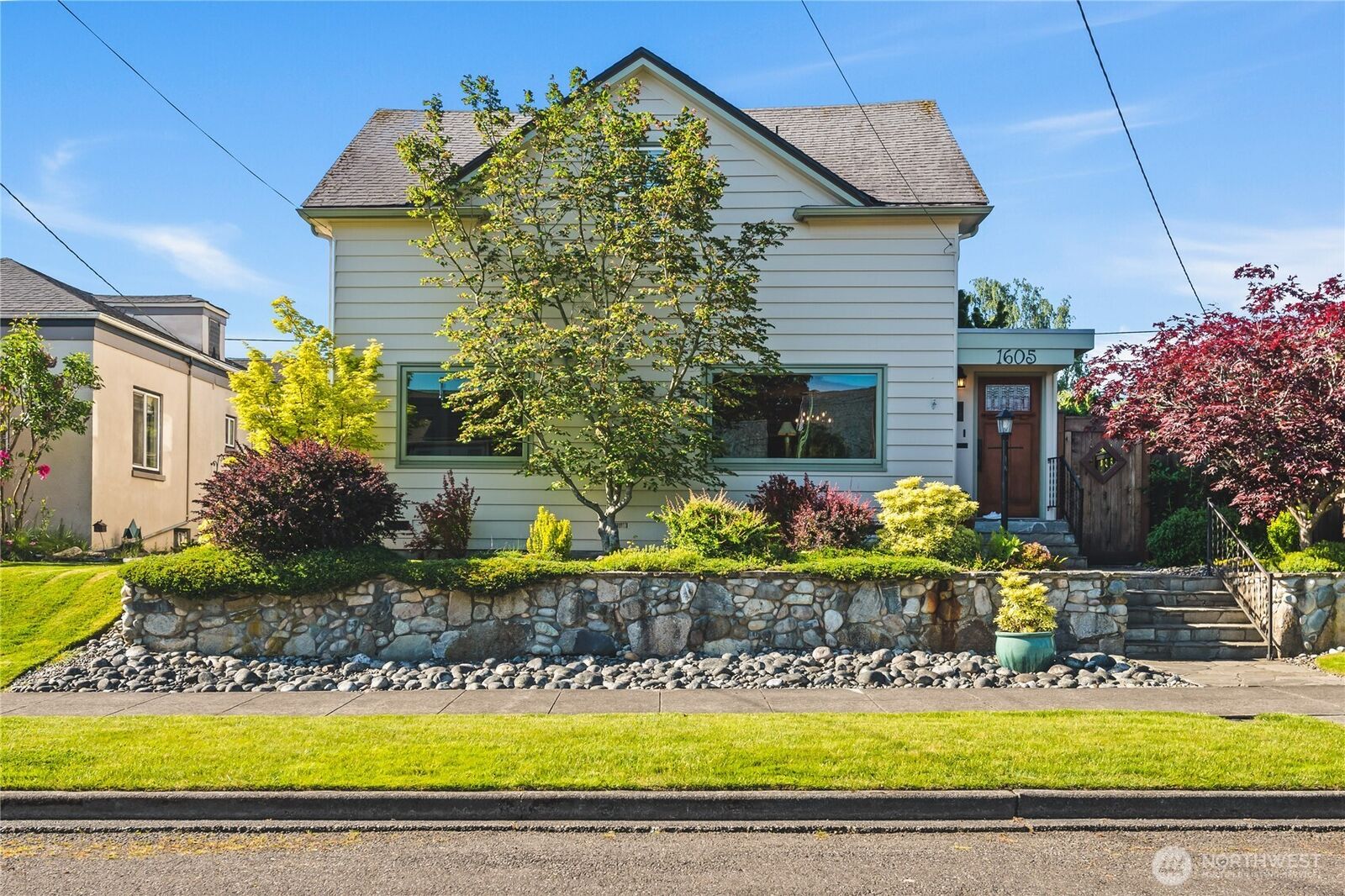 Property Photo:  1605  9th Street  WA 98221 