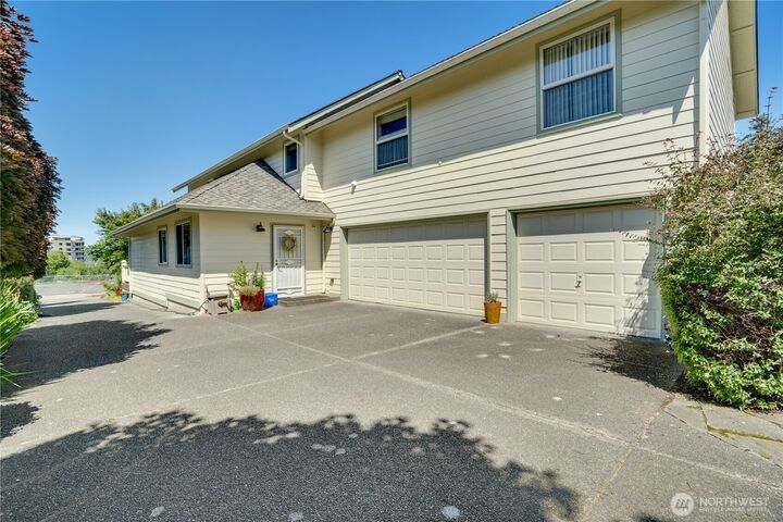 Property Photo:  5332 N Commercial Street  WA 98407 
