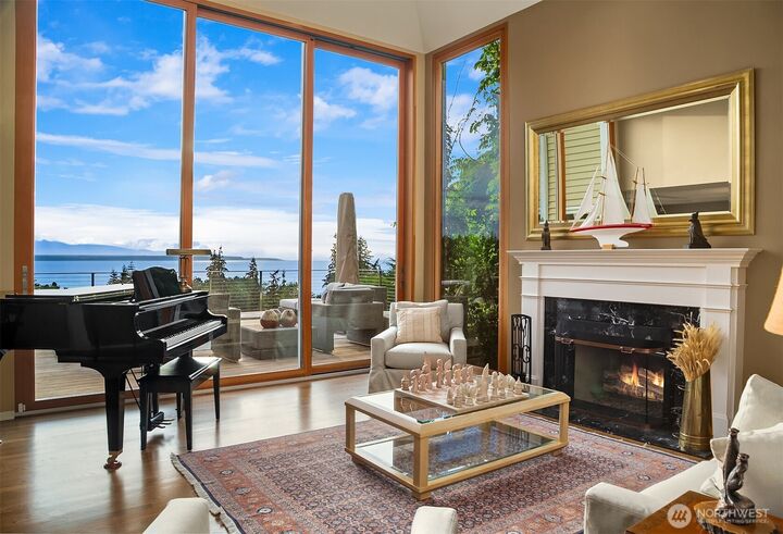 Property Photo: 17020 74th Avenue W WA 98026