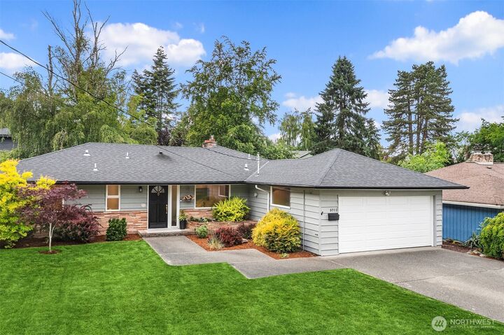 Property Photo:  9712 SE 41st  WA 98040 