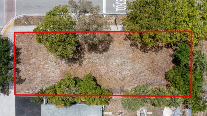 Property Photo: 447 20th Street FL 33407
