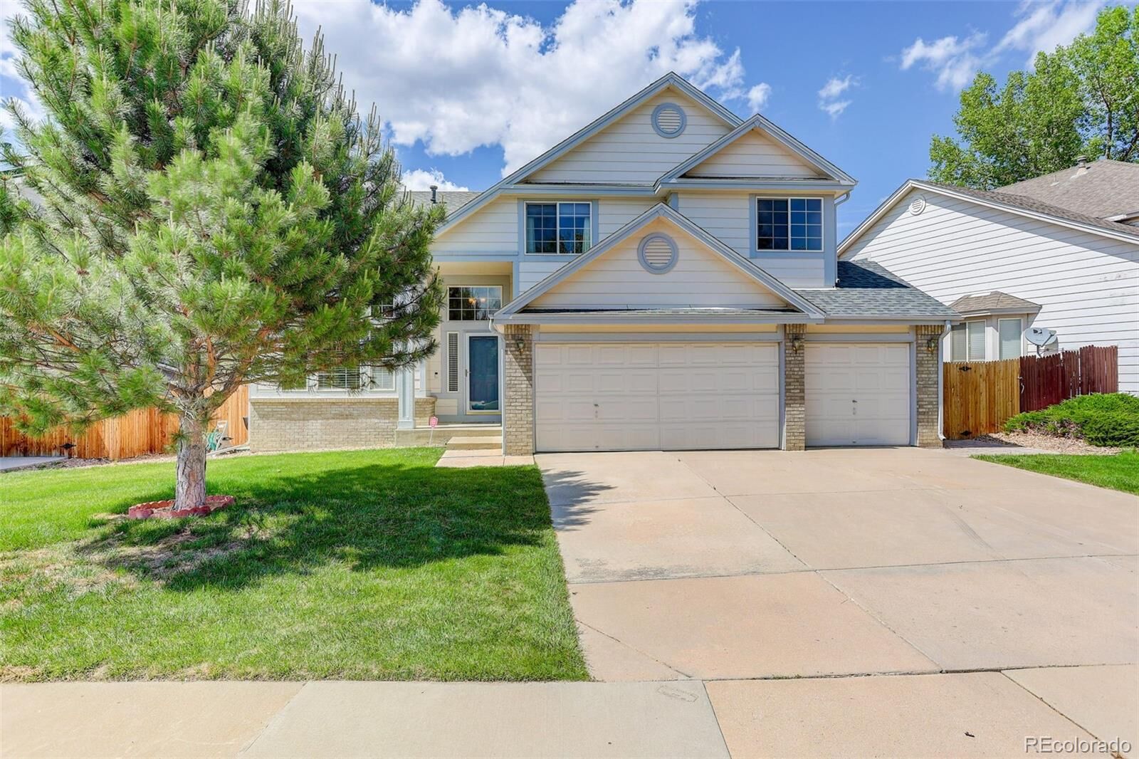 Property Photo:  19275 E Brown Place  CO 80013 
