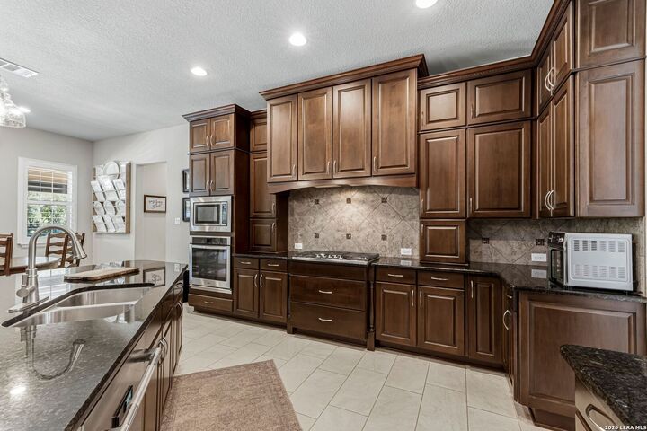 Property Photo:  28006 Cascabel Ln  TX 78260 