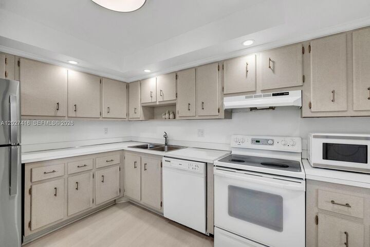 Property Photo:  200 Ocean Trail Way 1108  FL 33477 